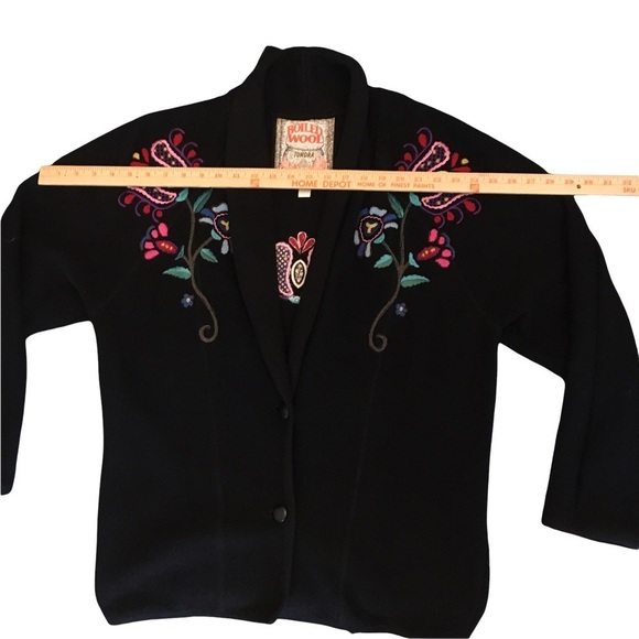 TUNDRA 100%Pure Virgin Wool Black Floral Embroidered Feminine Cozy 2-Button Coat - Picture 14 of 14